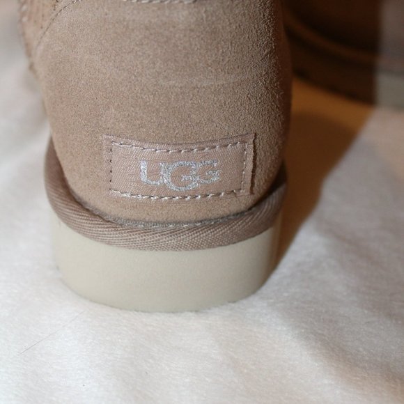 NIB UGG WOMEN'S CLASSIC SHORT GOLD BURST SUEDE SHEARLING LINED BOOTS - Picture 8 of 8